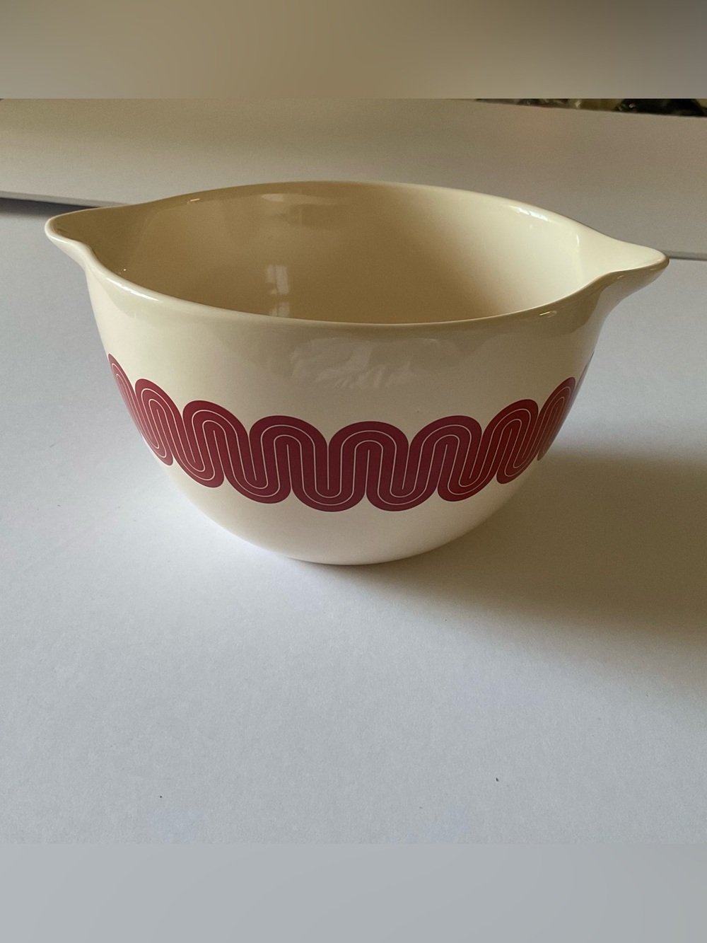 GREAT JONES STIR CRAZY CERAMIC MIXING BOWL RED WAVE PATTERN MEDIUM SIZE NWOT